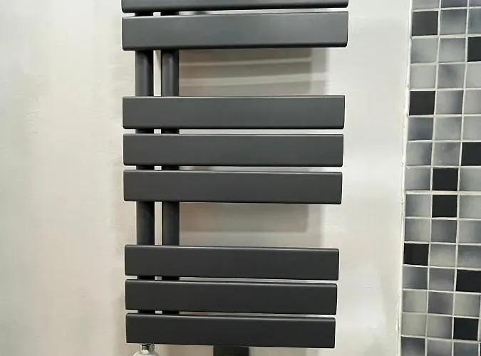 Bright: Flat With Balcony - Kitchen - Free Parking *