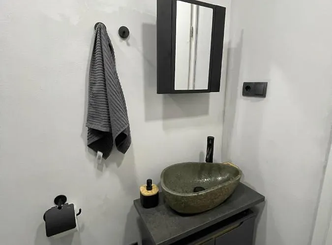 Bright: Flat With Balcony - Kitchen - Free Parking *