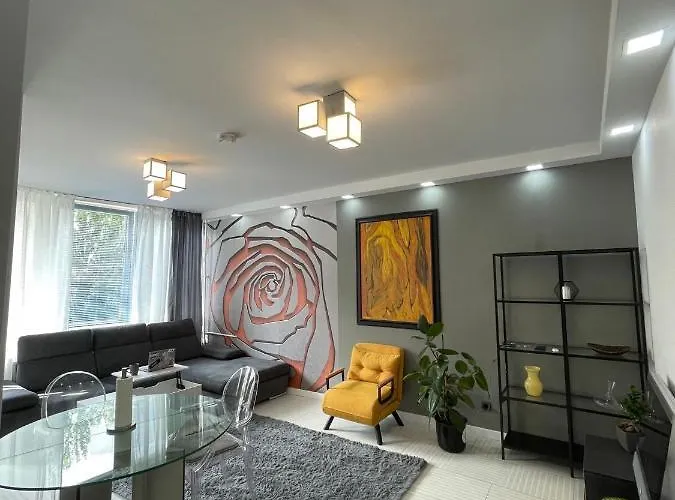 Bright: Flat With Balcony - Kitchen - Free Parking Apartment Berlin